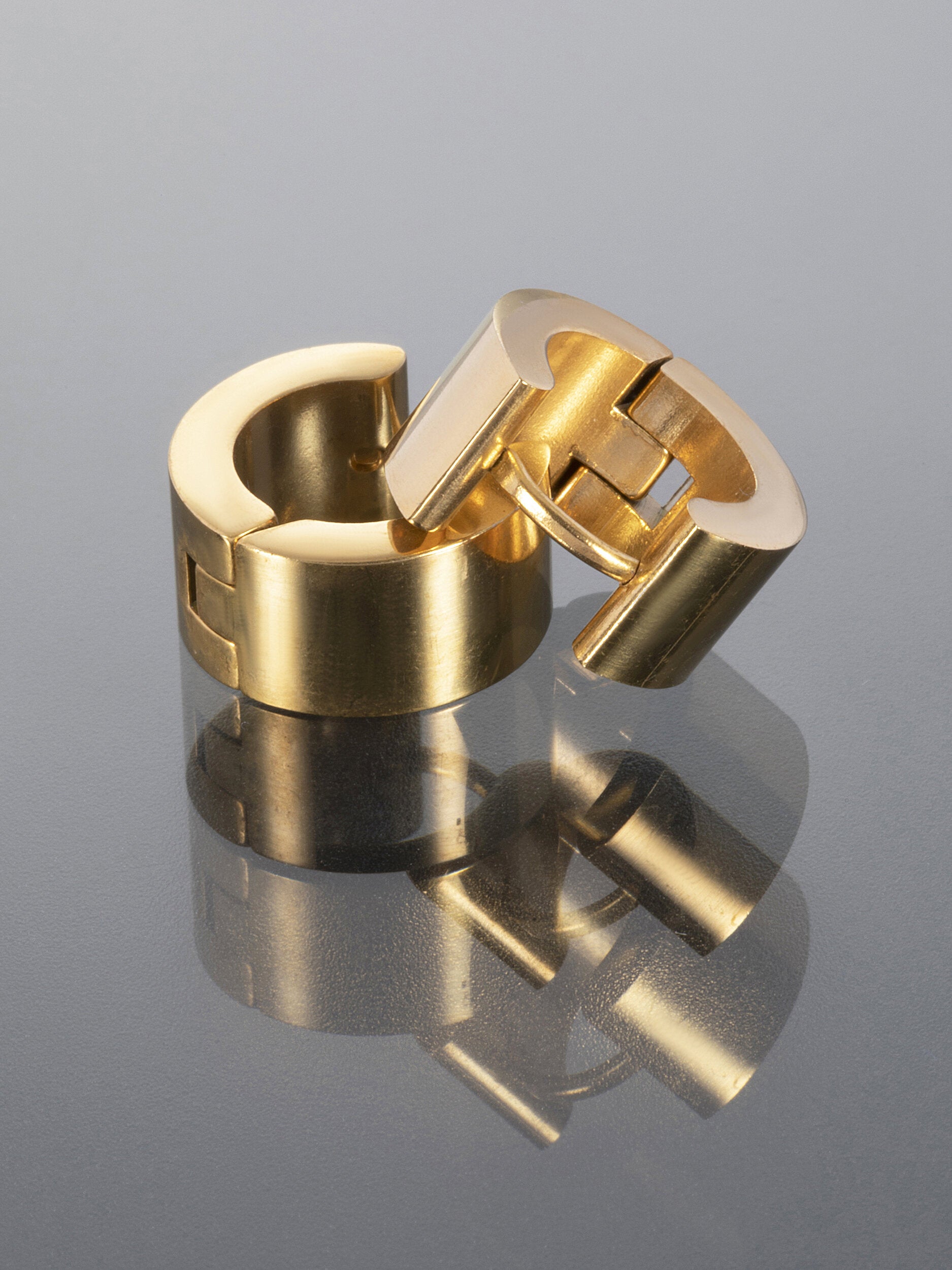 Krásné kruhové náušnice z chirurgické oceli zlaté barvy NE1417-0114