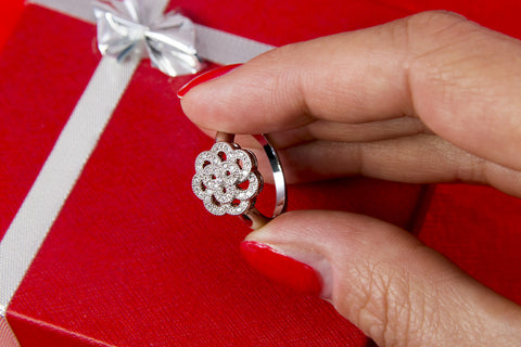 Prsten Silver Flower rhodiovaný se zirkony PR0027-055112
