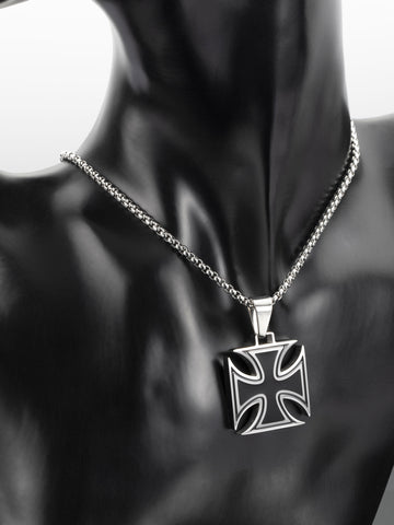 Krásný masivní přívěsek ve tvaru černého železného kříže PK1031-0119