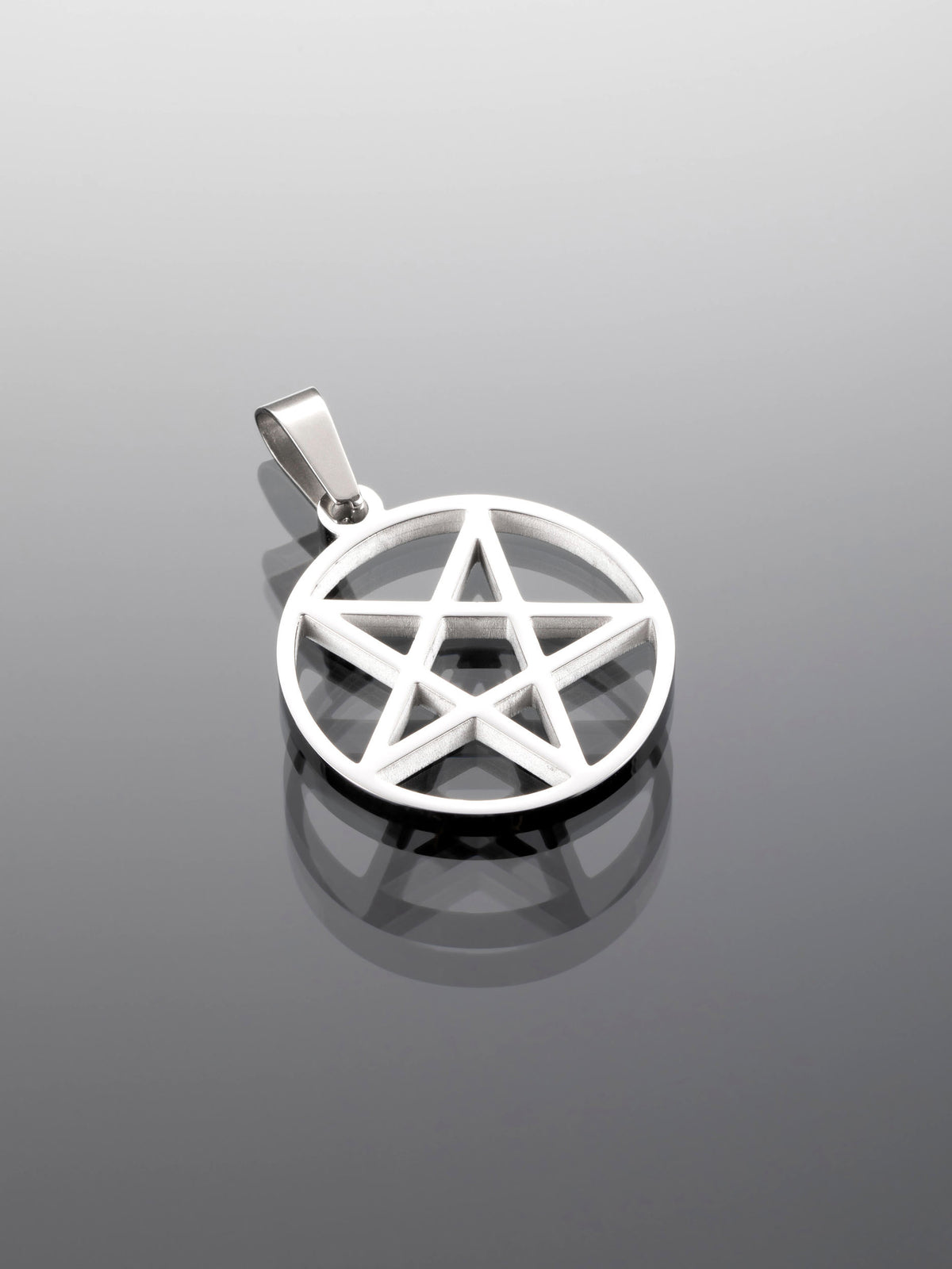 Krásný přívěsek s motivem pentagramu PK1006-0107