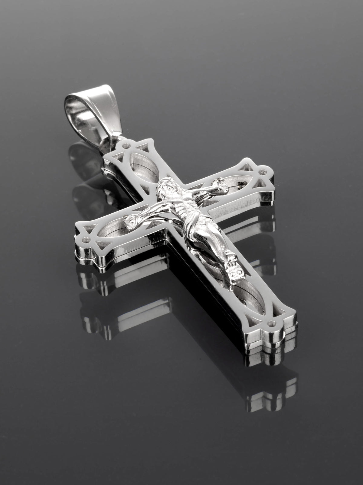 Krásný přívěsek ve tvaru kříže s Ježíšem z chirurgické oceli  PK1234-0112