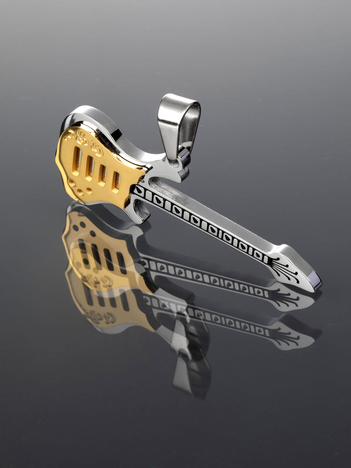 Exkluzivní přívěsek ve tvaru elektrické kytary z chirurgické oceli zlaté a stříbrné barvy PK1216-0114