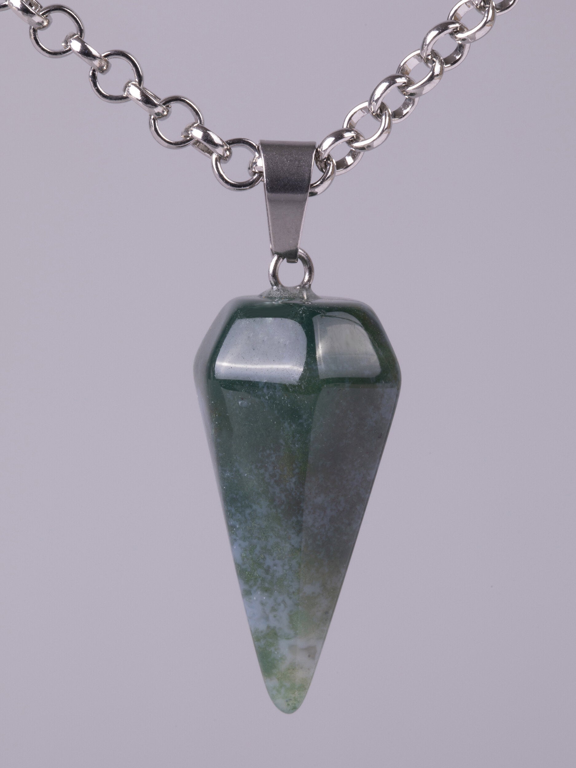 Exkluzivní amulet ve tvaru masivního kyvadla z hadce PK1409-1610