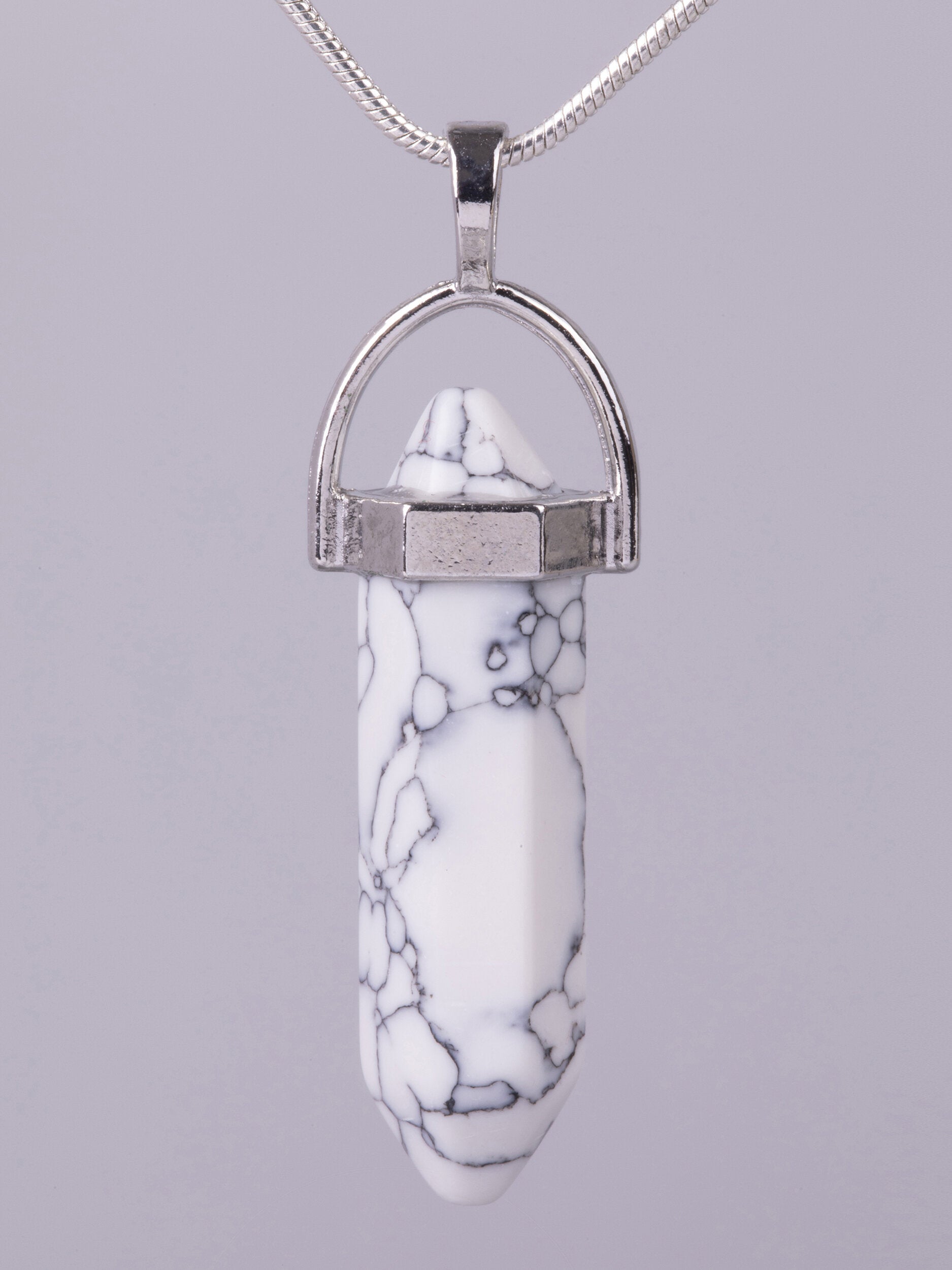 Exkluzivní amulet ve tvaru kyvadla z magnezitu PK1386-1601