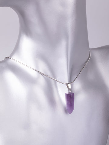 Exkluzivní amulet ve tvaru špice z ametystu PK1394-1622