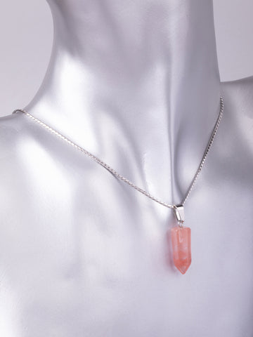 Exkluzivní amulet ve tvaru špice z jahodového křišťálu  PK1395-1606