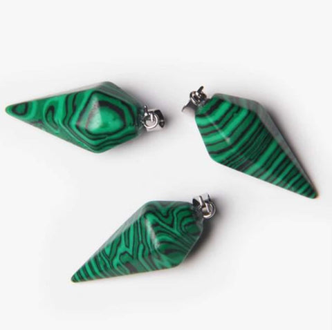 Exkluzivní amulet ve tvaru masivního kyvadla z malachitu  PK1403-1610