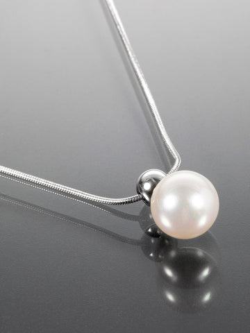 Elegantní náhrdelník z chirurgické oceli s perlou NK1675-0112