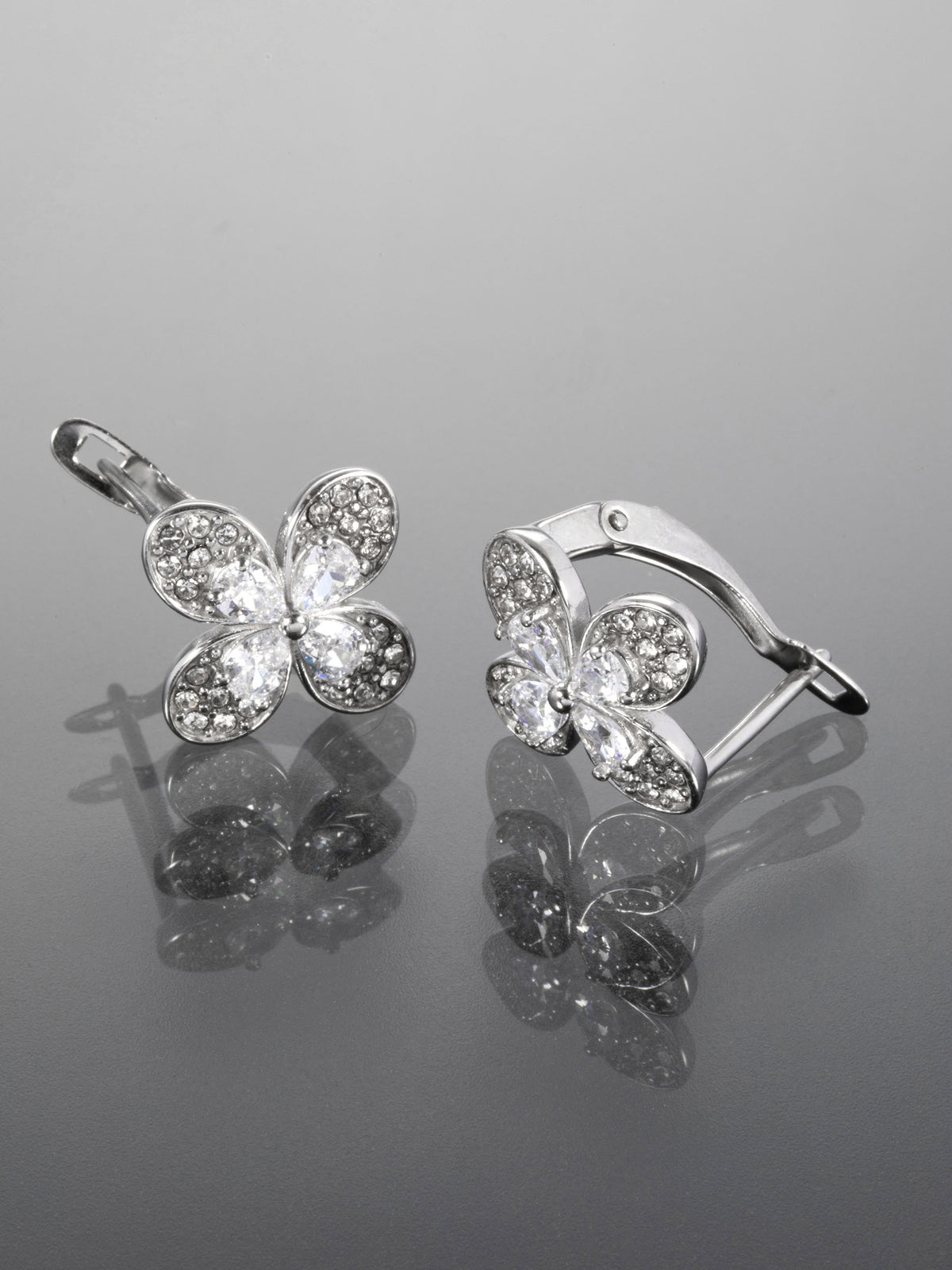 Elegantní náušnice z chirurgické oceli s krystalky  NE2813-0112