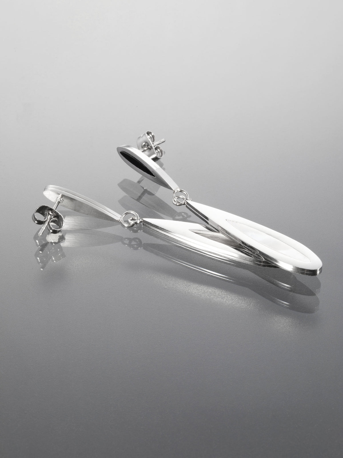 Elegantní náušnice z chirurgické oceli NE2784-0112