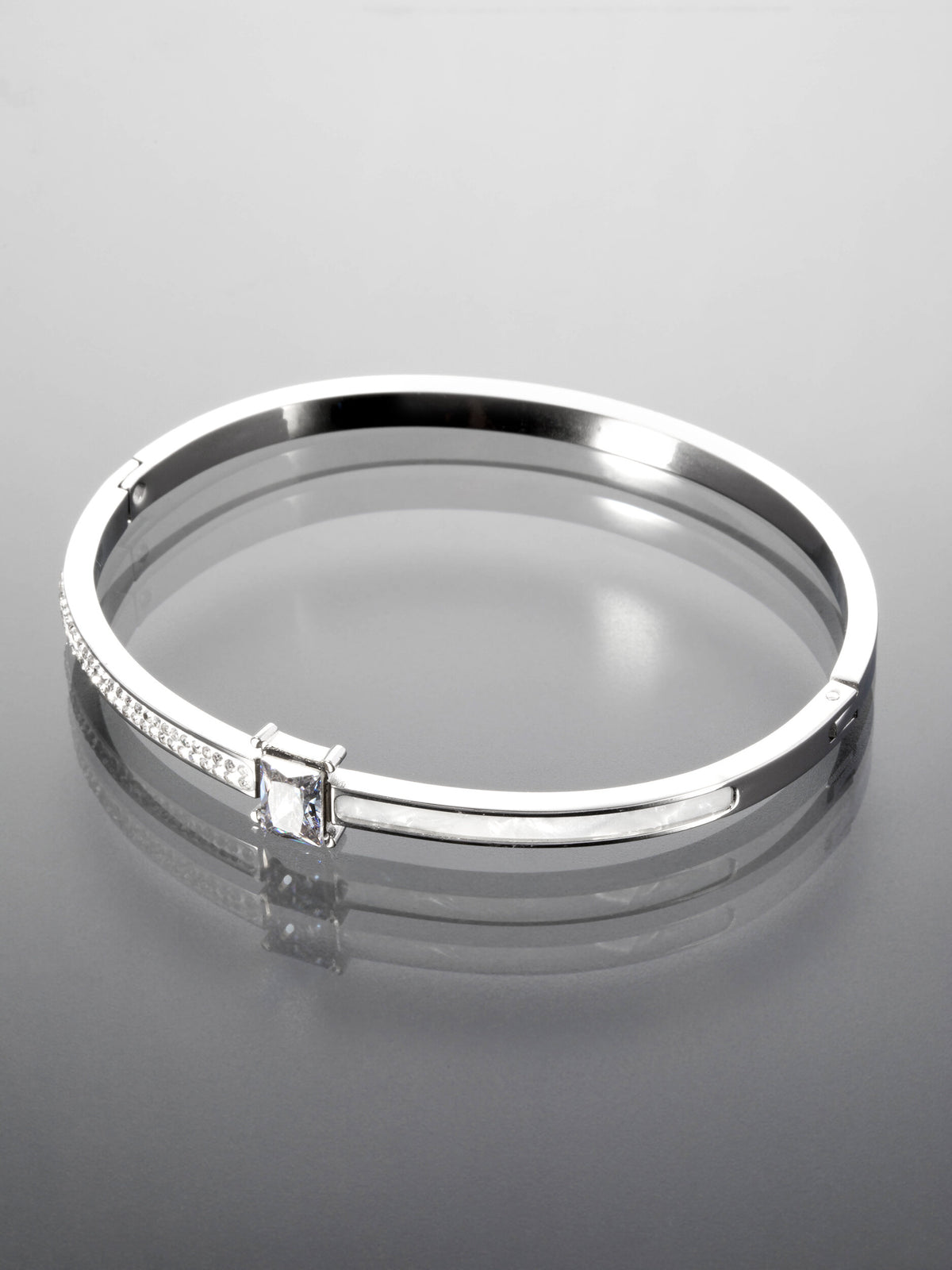 Elegantní náramek z chirurgické oceli s krystaly a perletí NM3073-0112