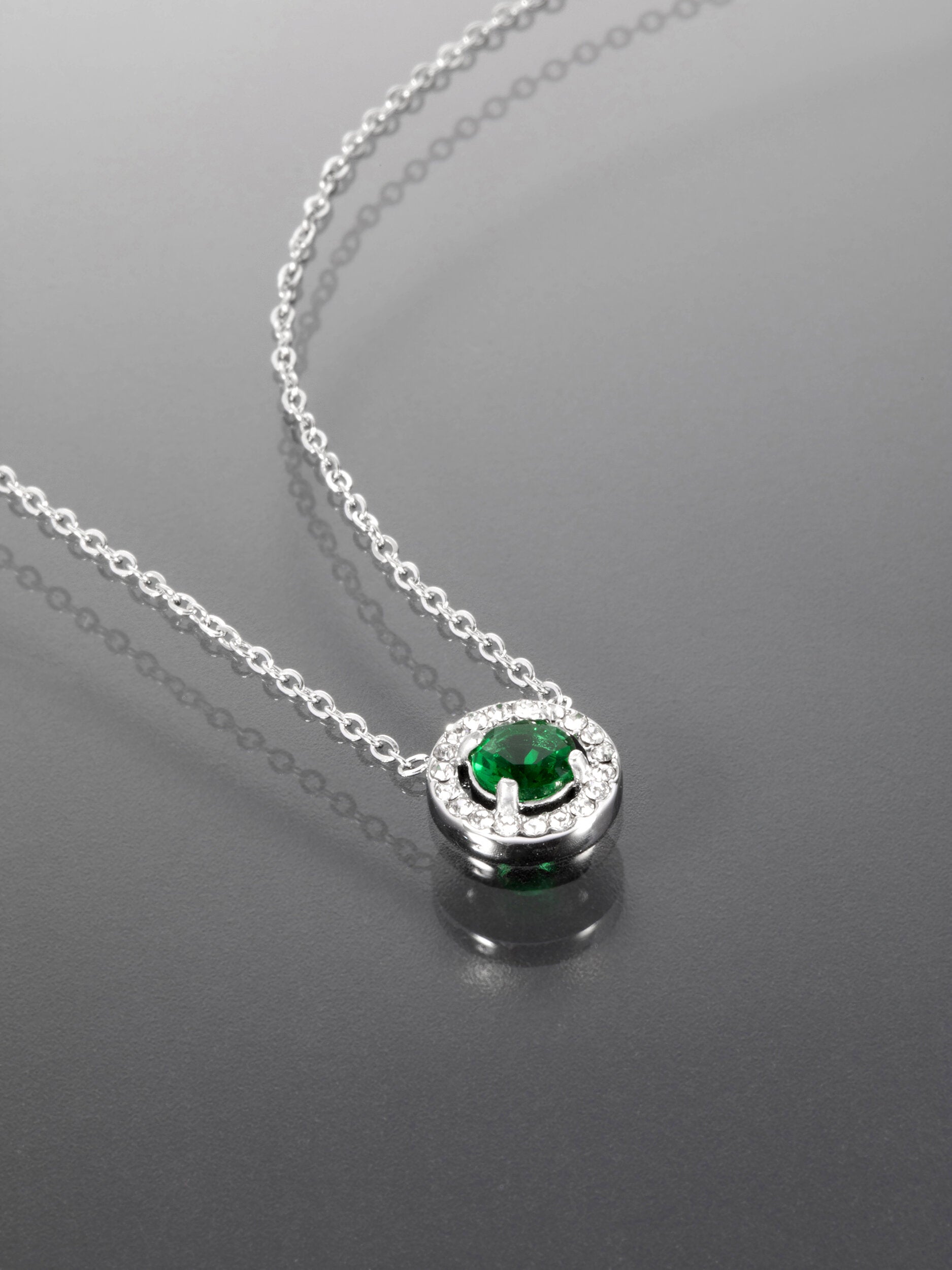 Elegantní náhrdelník z chirurgické oceli se zeleným krystalem NK1687-0112