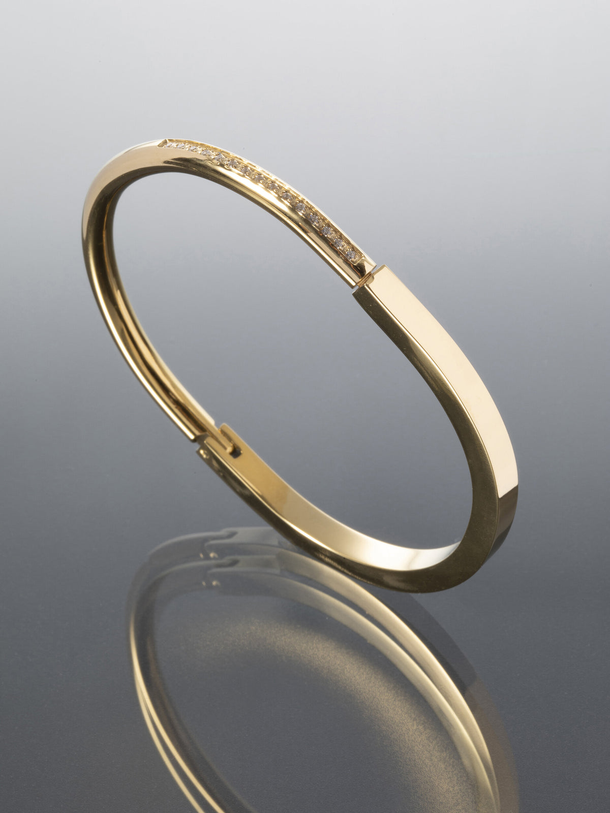 Elegantní náramek z chirurgické oceli s krystalky NM3130-0114