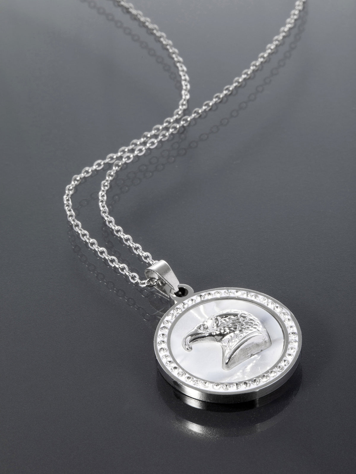 Náhrdelník z chirurgické oceli s orlem v perleti s krystalky NK1749-0112