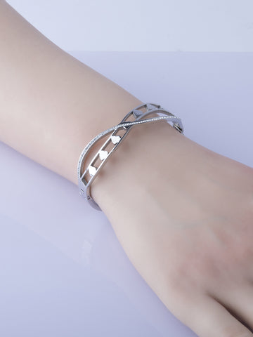 Náramek z chirurgické oceli elegantní se srdíčky NM3263-0112