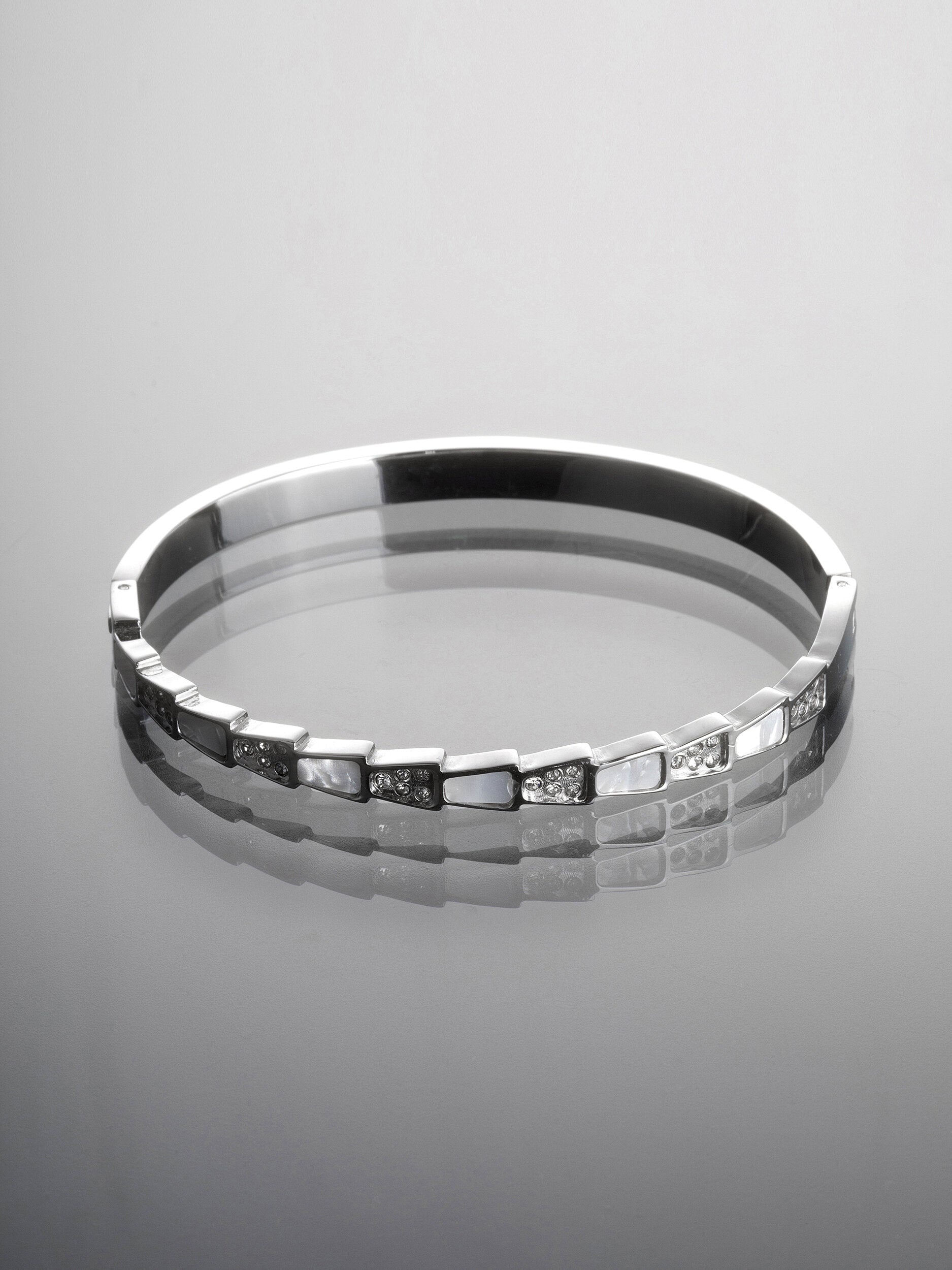 Náramek z chirurgické oceli s krystalky a perletí NM3267-0112