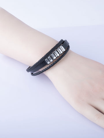 Kožený pánský náramek s obdélníkovou ozdobou z chirurgické oceli, černý NM3226-0702