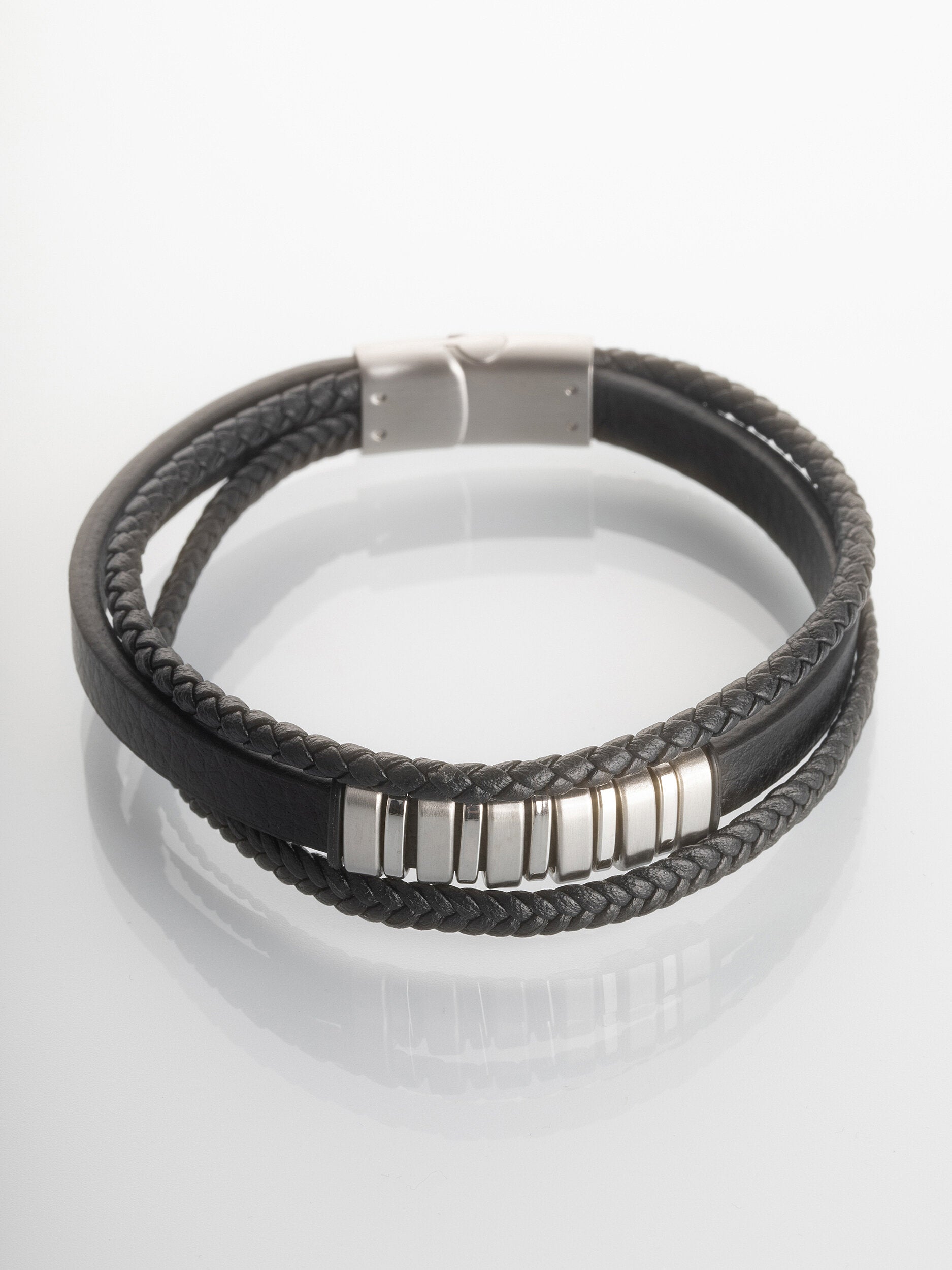 Kožený pánský náramek s obdélníkovou ozdobou z chirurgické oceli, černý NM3226-0702