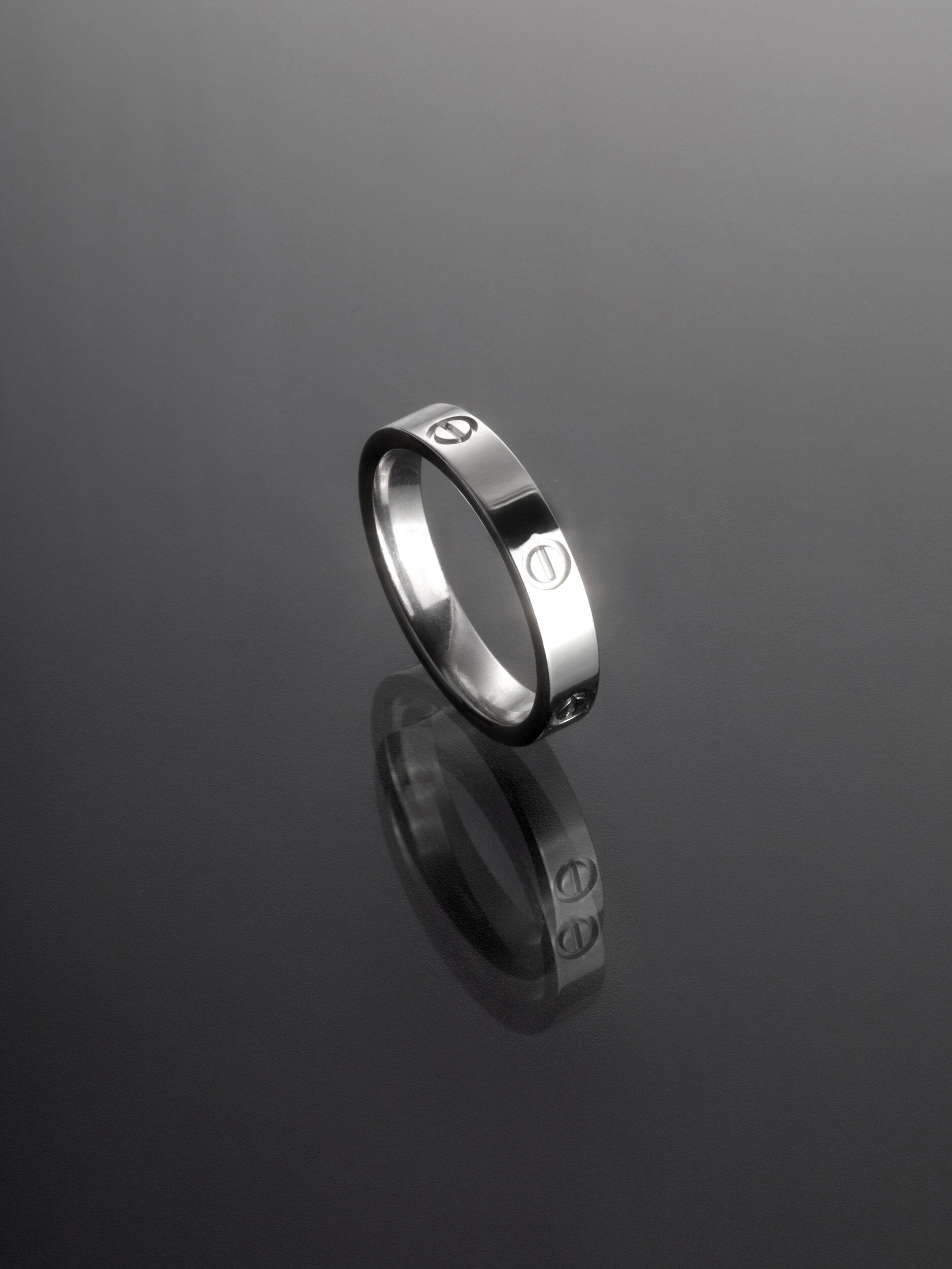 Stylový elegantní jemně zdobený prsten z chirurgické oceli PR0432-016312