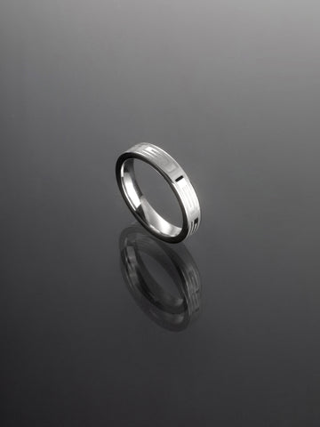 Nadčasový elegantní jemně zdobený prsten z chirurgické oceli PR0433-016312