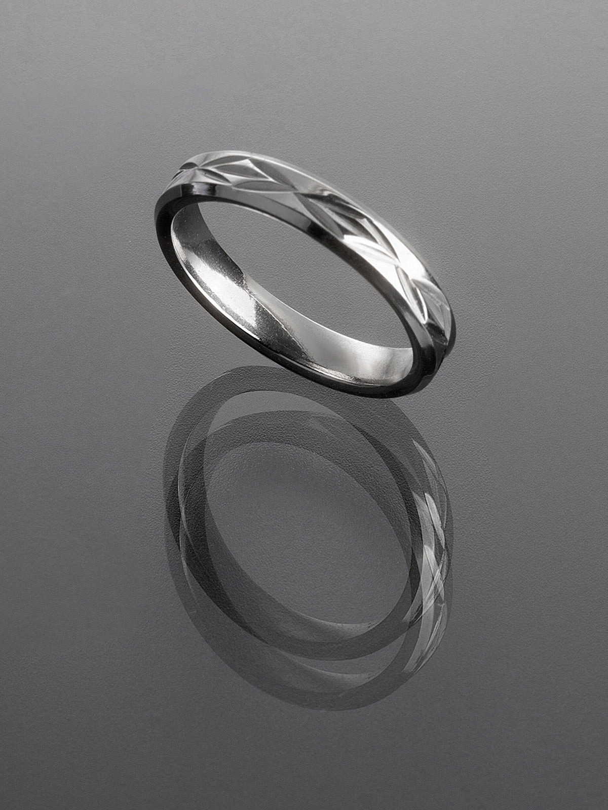 Elegantně zdobený nadčasový prsten z chirurgické oceli PR0424-016312