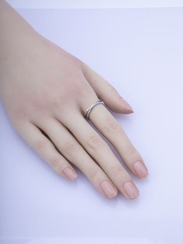 Elegantní prsten z chirurgické oceli s krystalky PR0448-015312