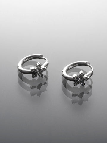 Elegantní kruhové náušnice z chirurgické oceli s kytičkou NE3107-0112