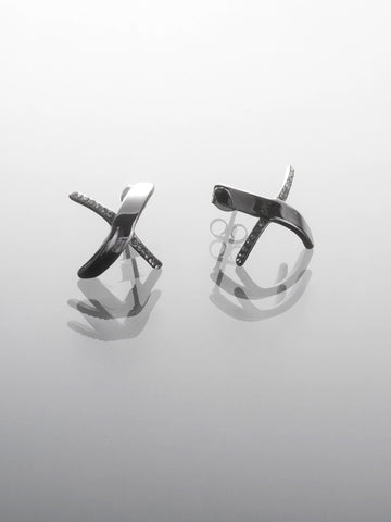  Elegantní náušnice z chirurgické oceli s krystalky NE3130-0112