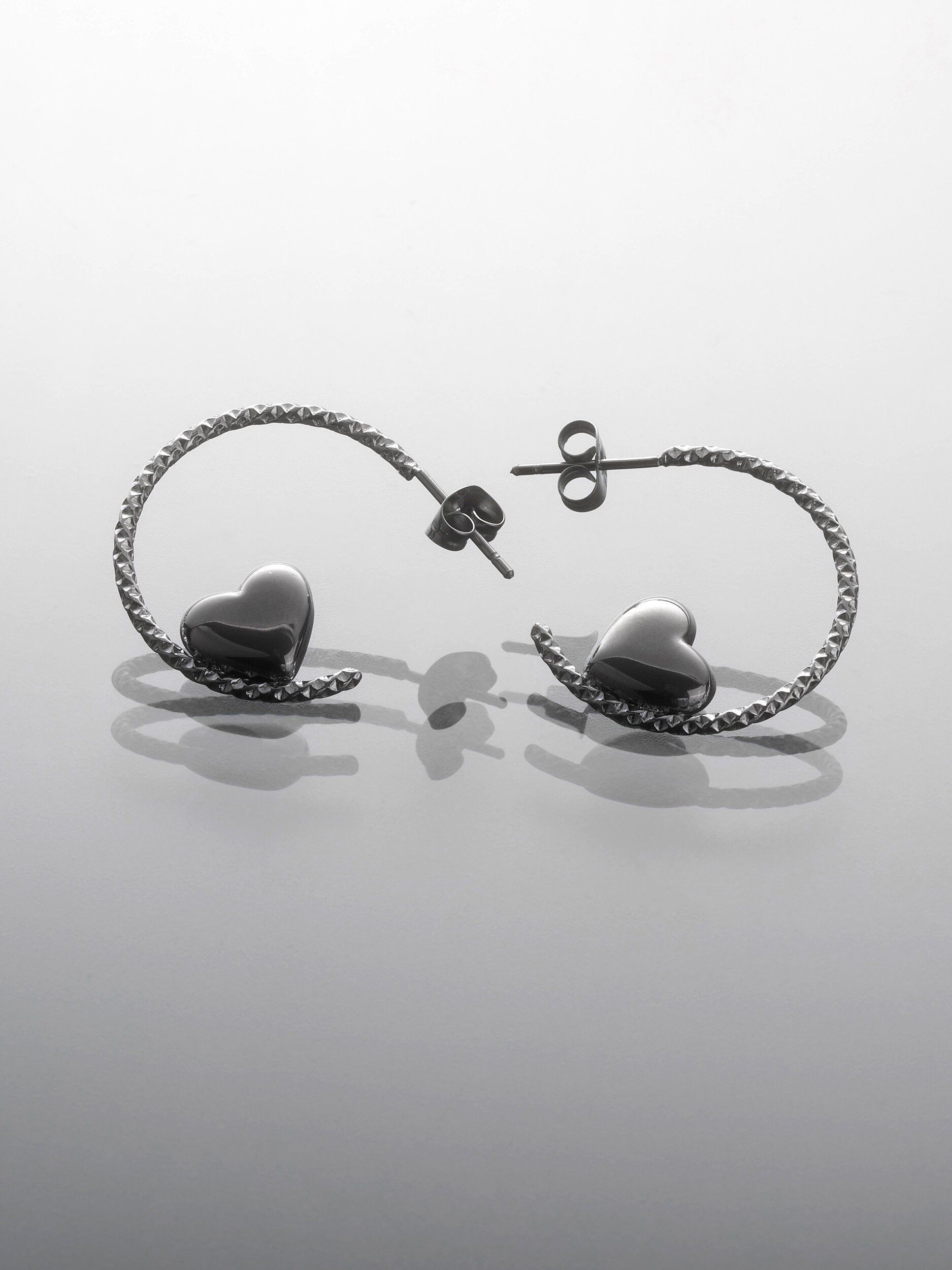  Náušnice z chirurgické oceli se srdíčkem NE3129-0112