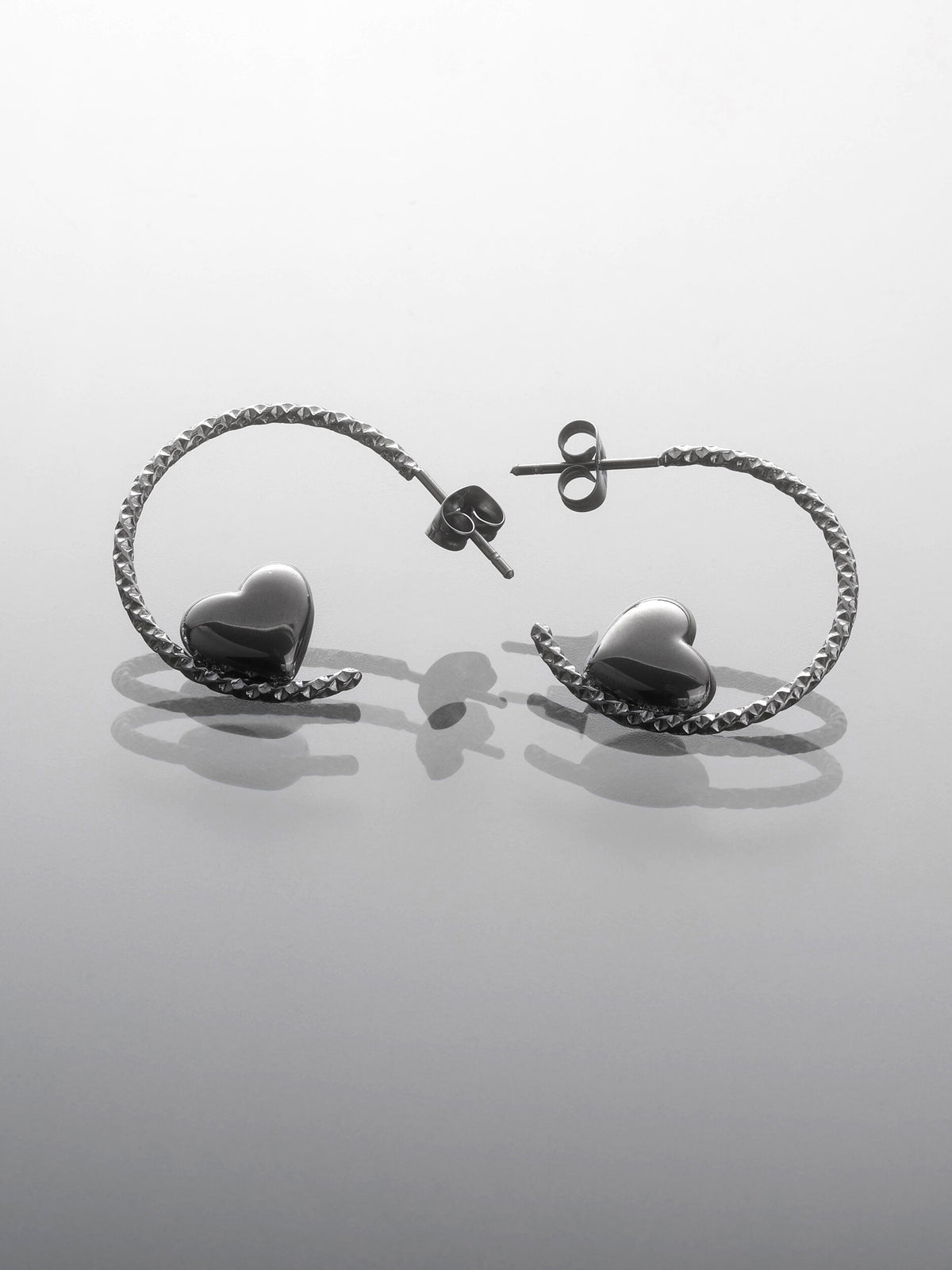  Náušnice z chirurgické oceli se srdíčkem NE3129-0112