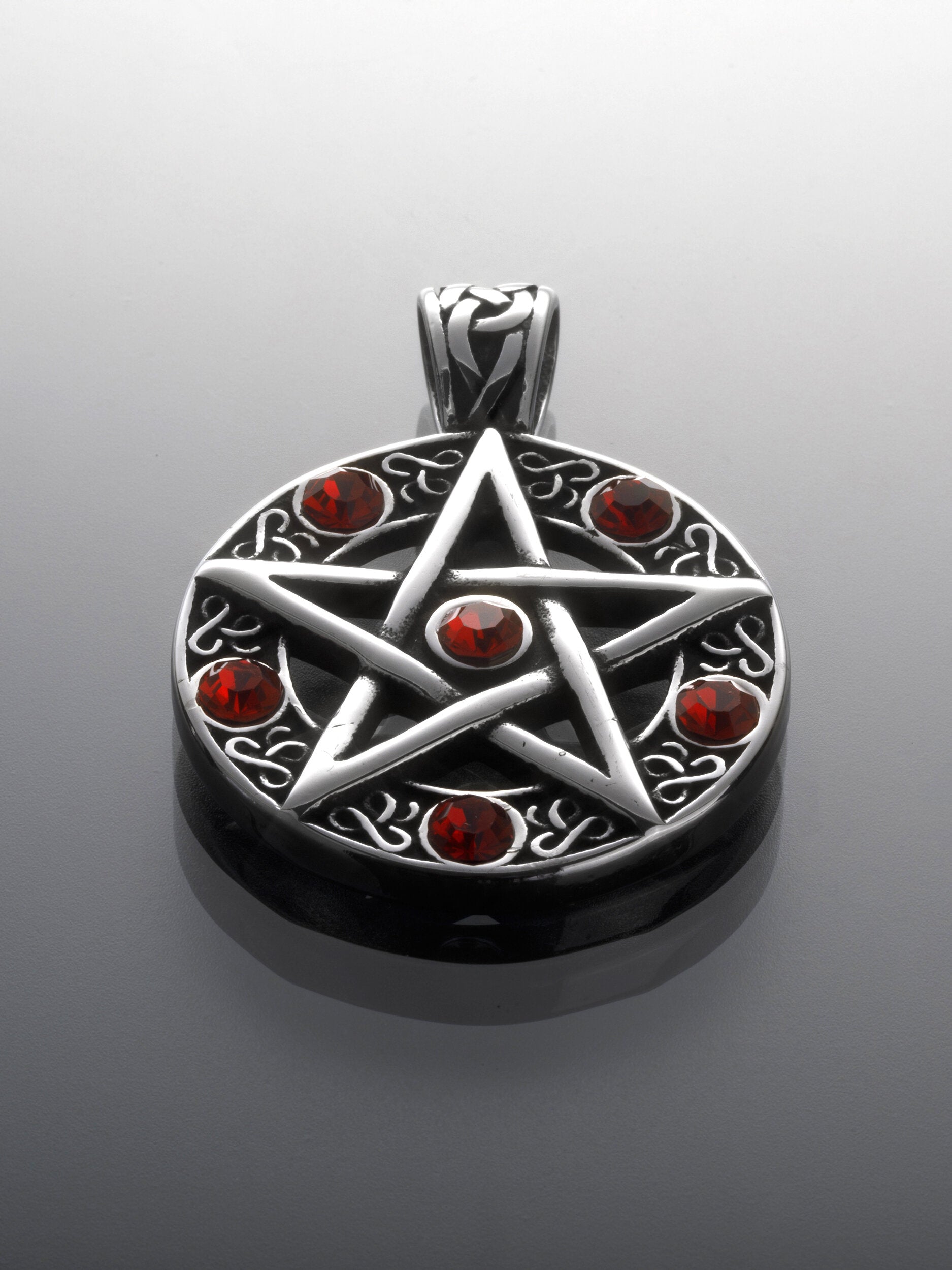 Přívěsek z chirurgické oceli pentagram, stříbrná ocel s červenými kamínky PK1720-0112