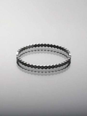 Stylový náramek z chirurgické oceli ozdobený čirými krystalky NM3289-0112