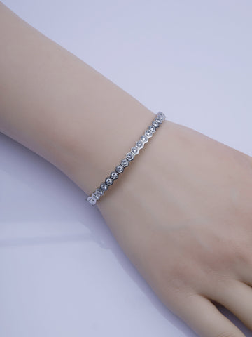 Stylový náramek z chirurgické oceli ozdobený čirými krystalky NM3289-0112