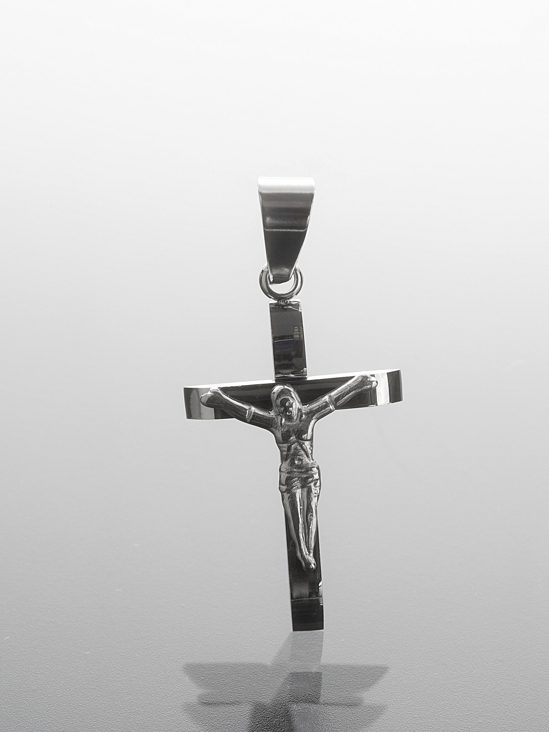 Přívěsek z leštěné chirurgické oceli, menší kříž s Kristem PK1786-0112