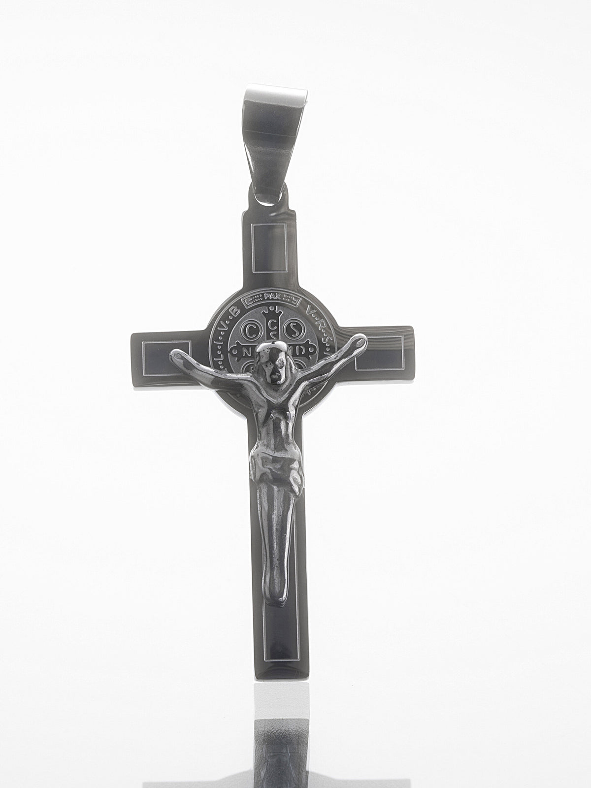 Přívěsek z leštěné chirurgické oceli, kříž s Kristem PK1784-0112