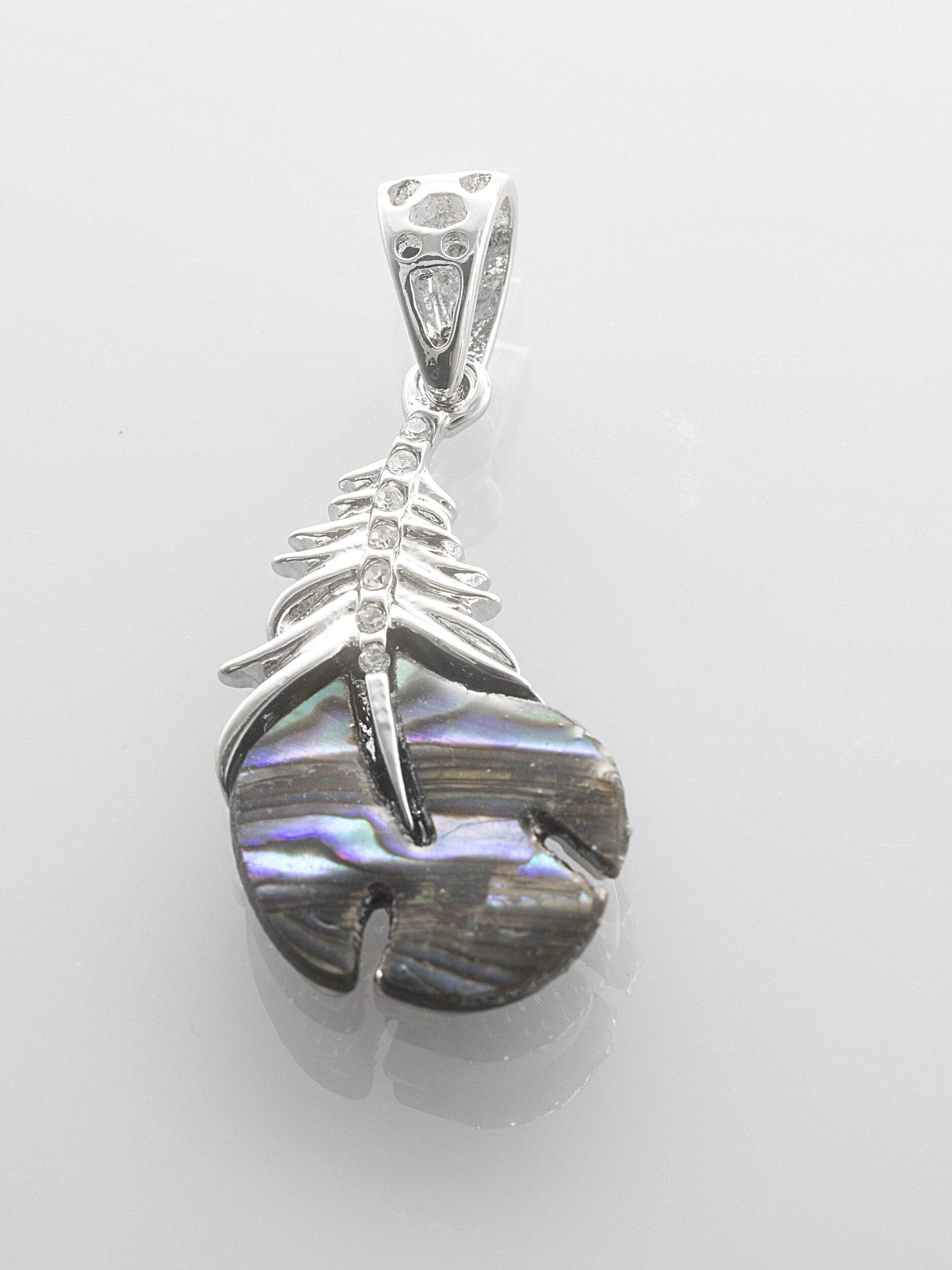 Elegantní stylový přívěsek s paua perletí peříčko PK1746-0432