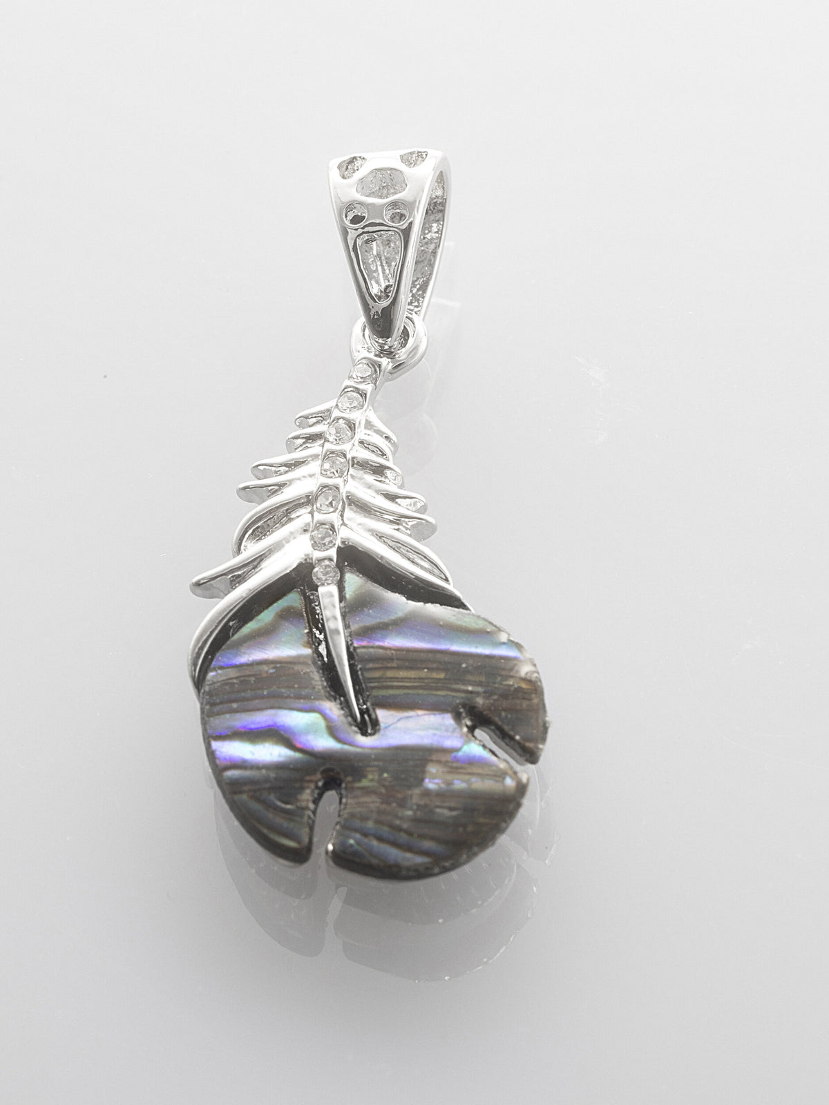 Elegantní stylový přívěsek s paua perletí peříčko PK1746-0432