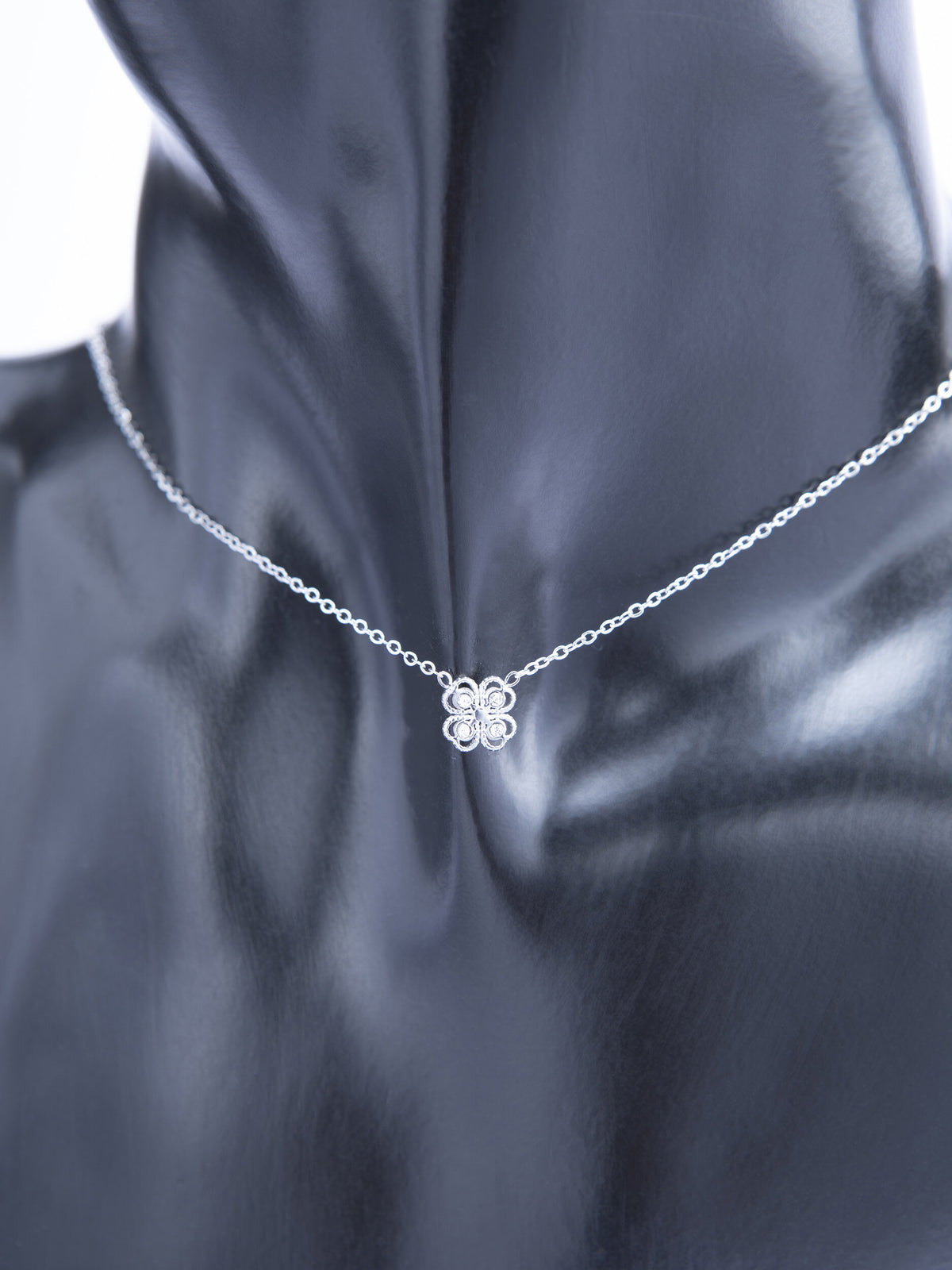 Náhrdelník z chirurgické oceli čtyřlístek třpytivý NK1743-0112