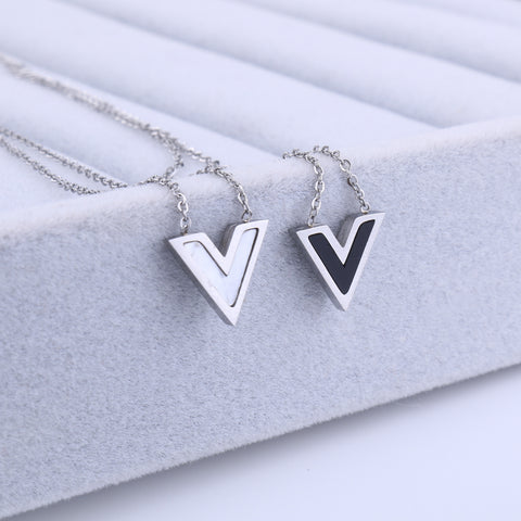 Náhrdelník s řetízkem Steel "V" z chirurgické oceli NK0869-0101
