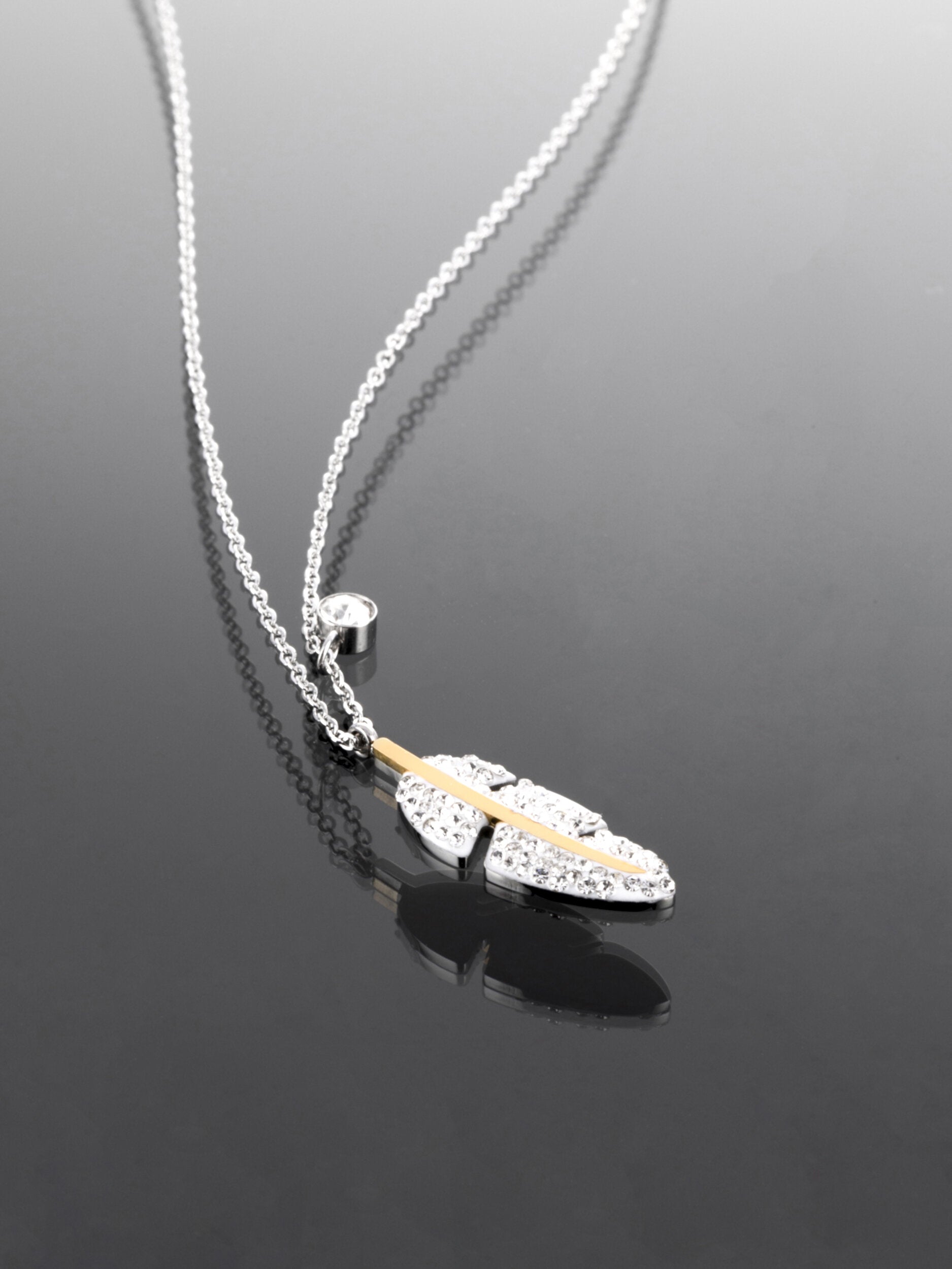Luxusní zlato stříbrný ocelový náhrdelník ve tvaru pírka vykládaný čirými krystaly NK0678-0114