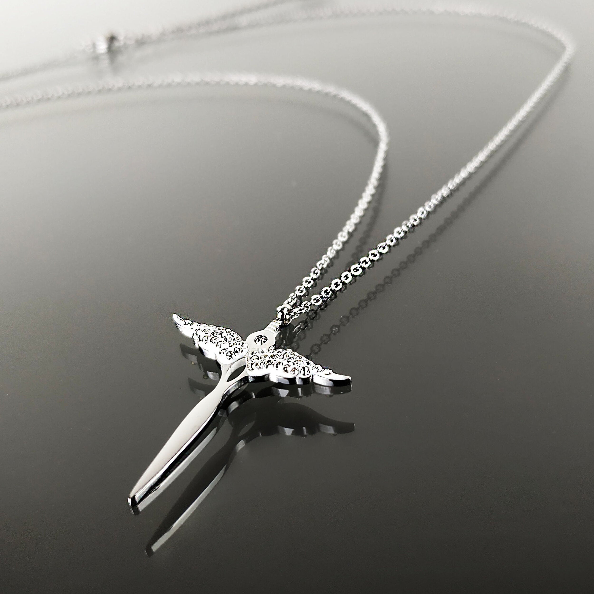 Ocelový náhrdelník s andělem a krystaly NK0629-0107