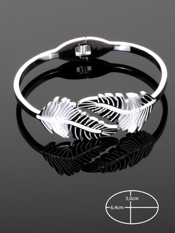 Krásný náramek z chirurgické oceli s motivem listů a čirými krystaly NM1279-0107