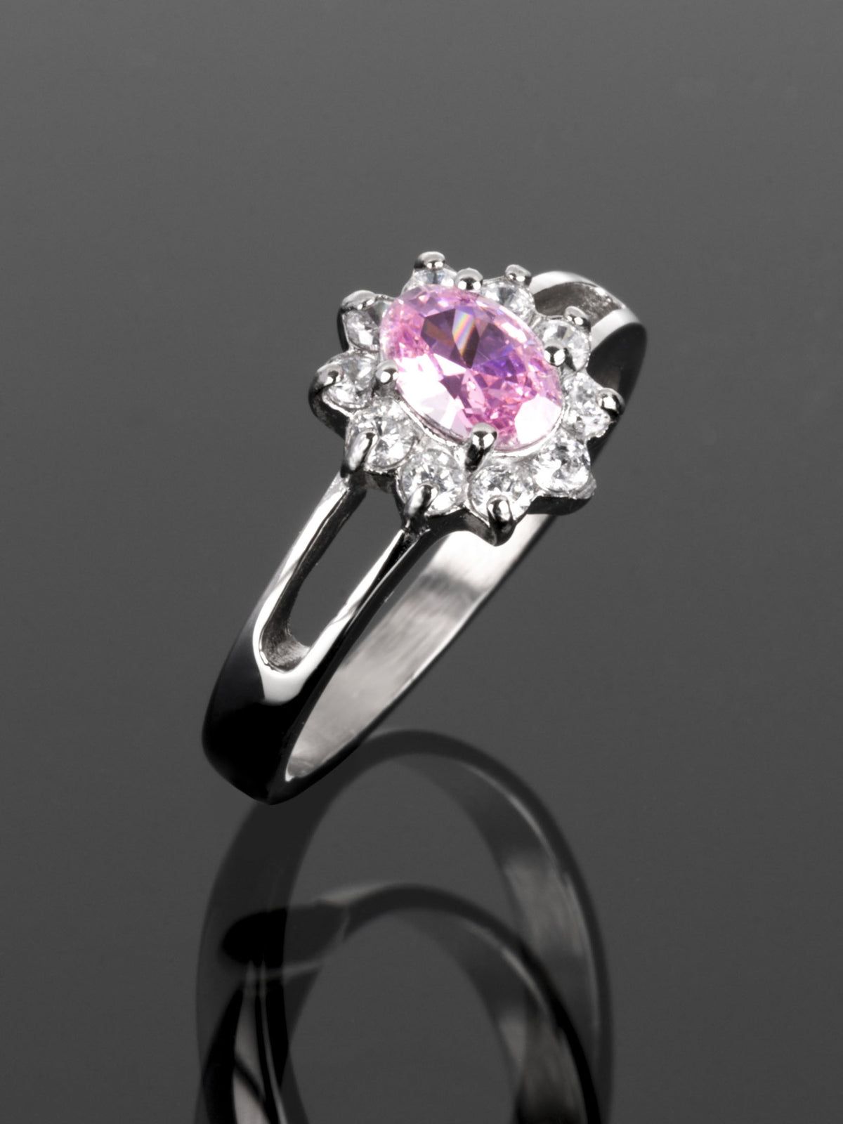 Luxusní prstýnek z chirurgické oceli s krystaly vykládanými do tvaru květiny PR0195-015306
