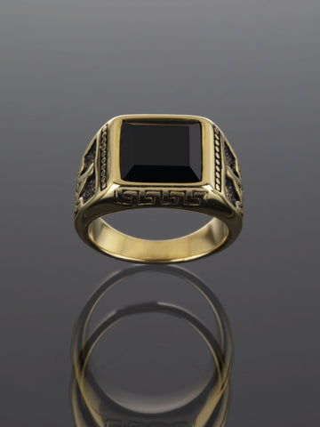Luxusní prstýnek z chirurgické oceli zlaté barvy s černým krystalem a rytými detaily PR0189-016914