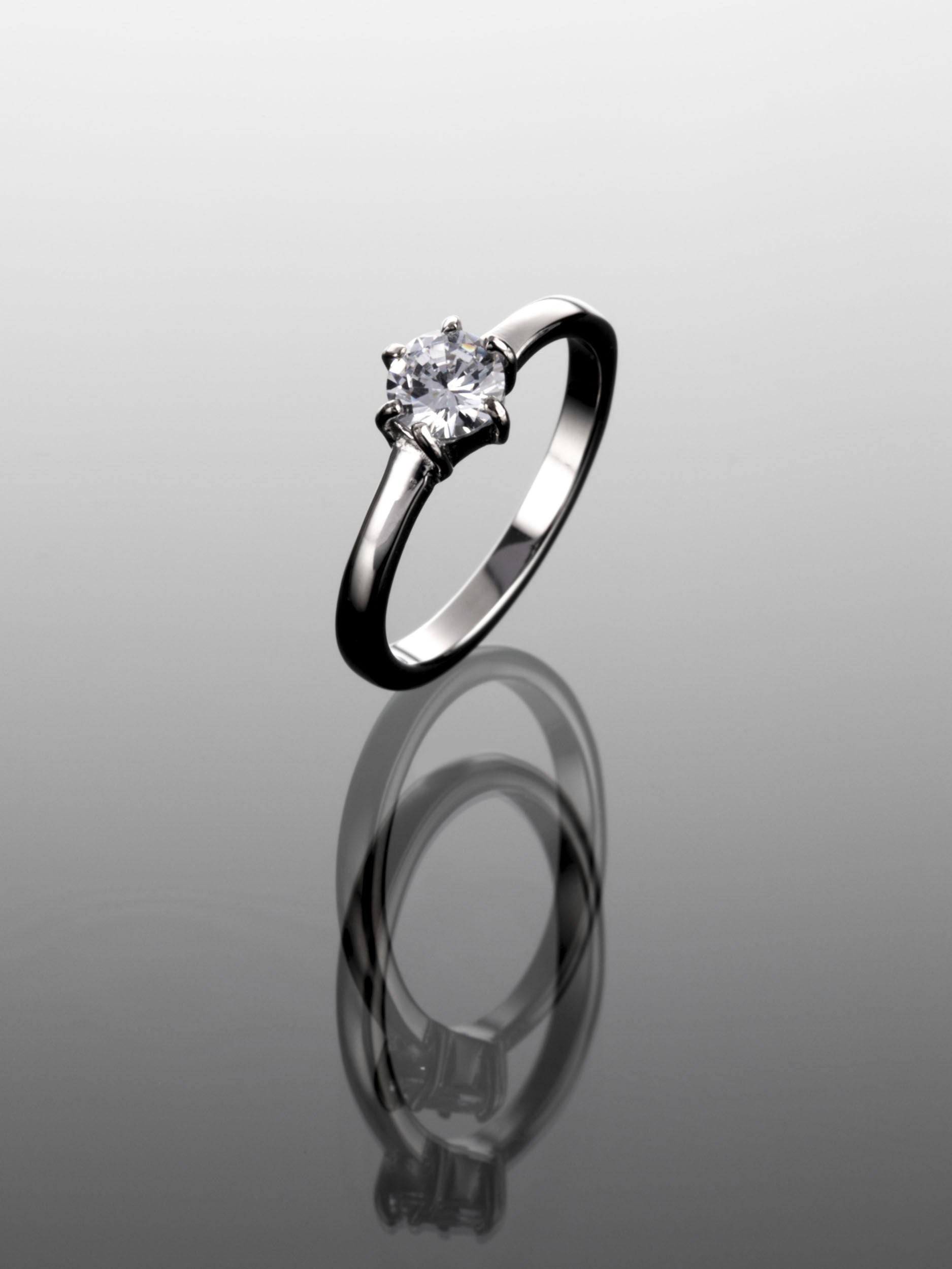 Luxusní klasický prstýnek z chirurgické oceli s čirým krystalem  PR0233-015507