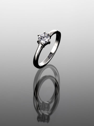 Luxusní klasický prstýnek z chirurgické oceli s čirým krystalem  PR0233-015507
