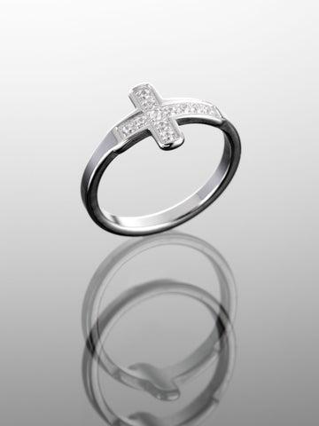 Luxusní prstýnek z chirurgické oceli s čirými krystaly ve tvaru kříže  PR0256-016107