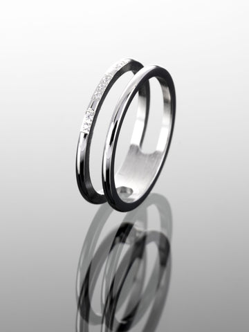 Exkluzivní dvouřadý prstýnek z chirurgické oceli s drobnými čirými krystaly  PR0281-015507