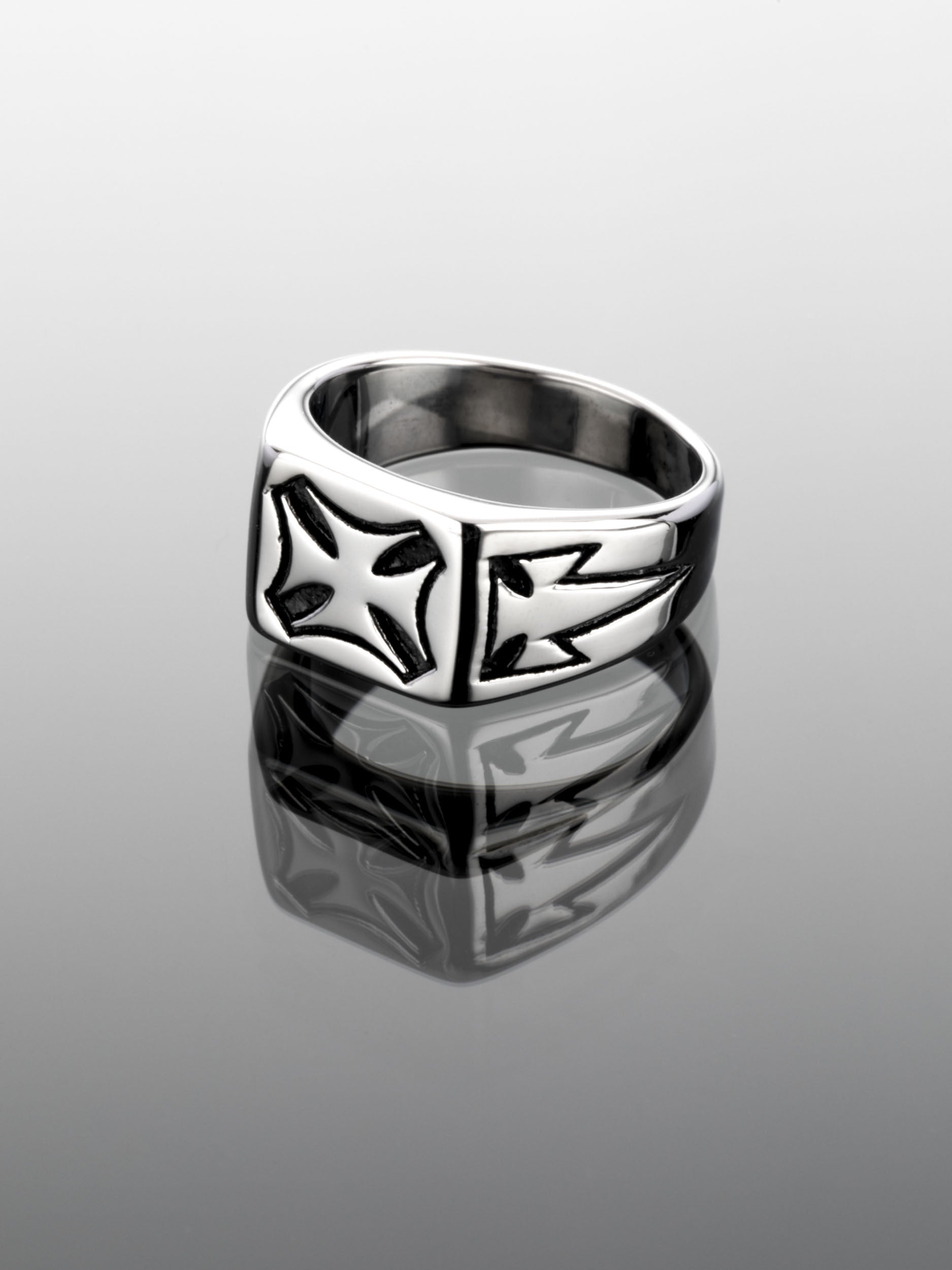 Luxusní pánský prstýnek z chirurgické oceli s motivem železného kříže  PR0309-015707