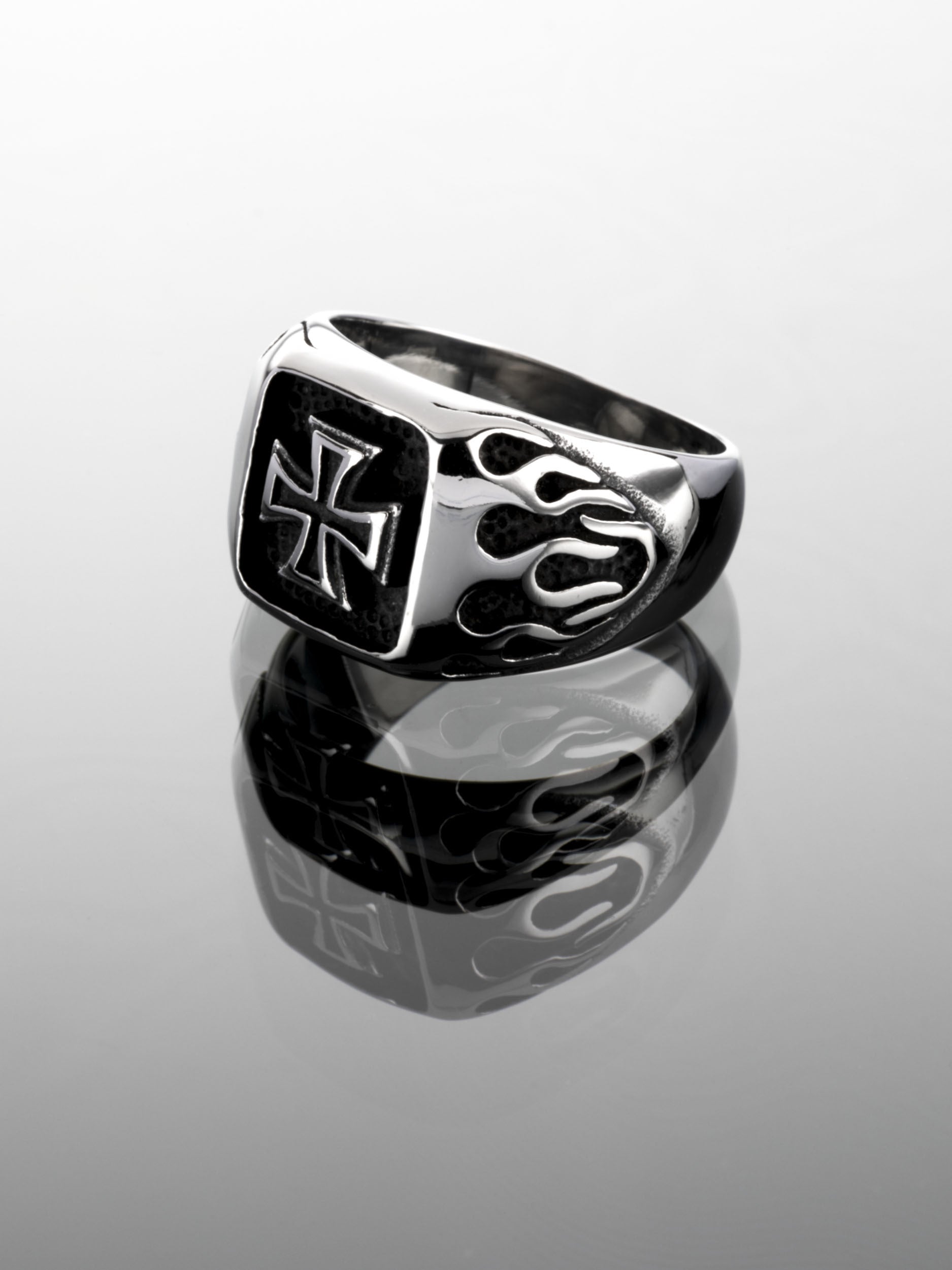 Luxusní pánský prstýnek z chirurgické oceli s motivem železného kříže a plameny  PR0311-015907